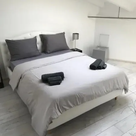 Moire Living *